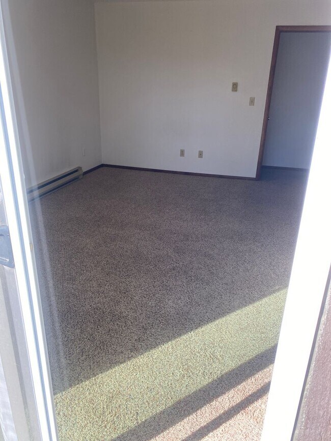 Building Photo - 2030-2040 NW Friel Street