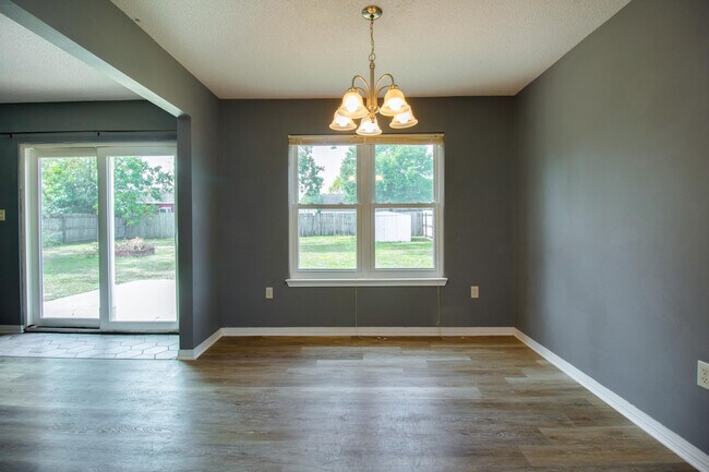 Building Photo - 4724 Whitewater Ln