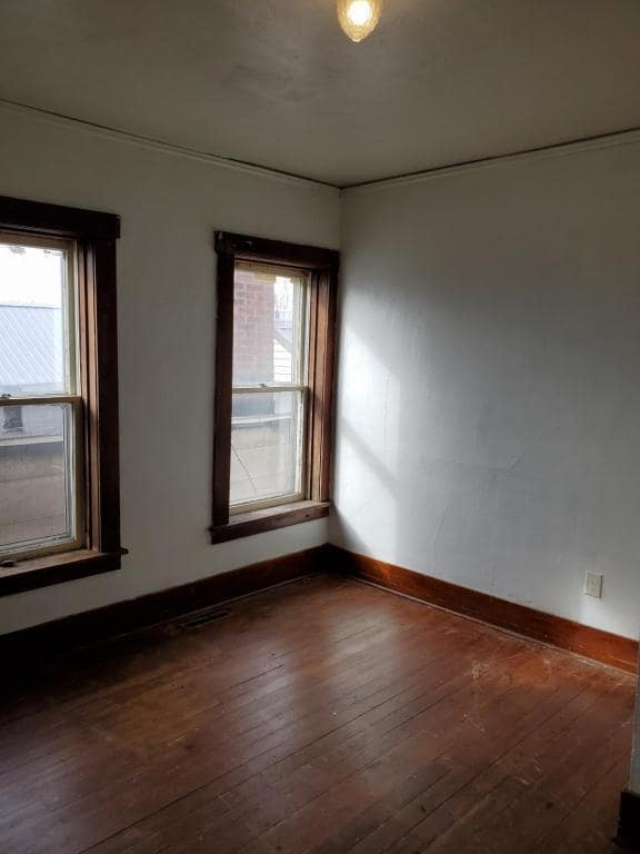 Building Photo - 303 1/2 W High St #6-Apt#6