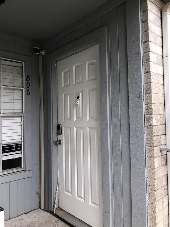 Building Photo - 7400 Bellerive Dr