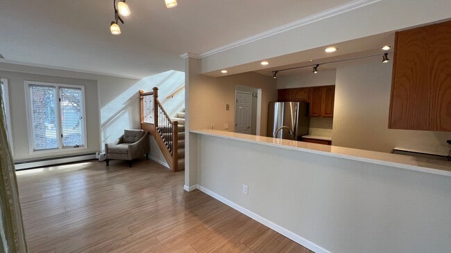 Building Photo - Lovely 2 Bedroom Townhouse Condo W/Garage - Corner Lot - Call Today!