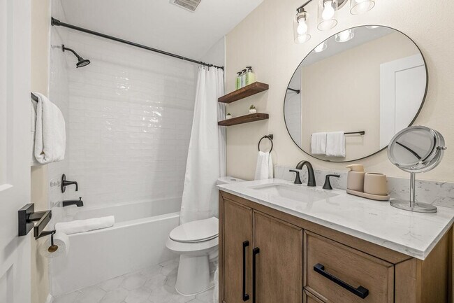 Building Photo - 10703 Del Prado Dr S