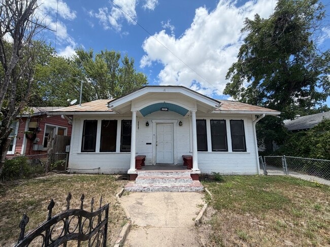 Building Photo - 2019 Martin Luther King Dr