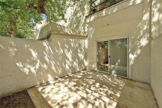Building Photo - 2605 Enfield Rd