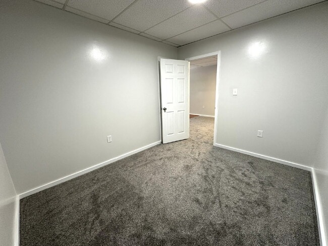 Building Photo - Huge 2-Bedroom Apartment in Westminster