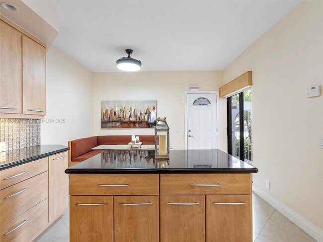 Building Photo - 3620 Yacht Club Dr