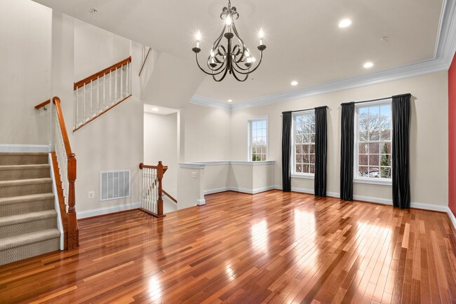 Building Photo - 3 Bed 2.5 Bath - Gaithersburg Townhouse - ...
