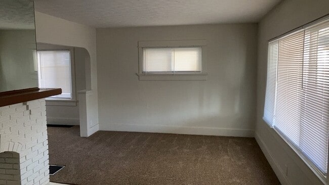 Building Photo - 237 Westwood Ave