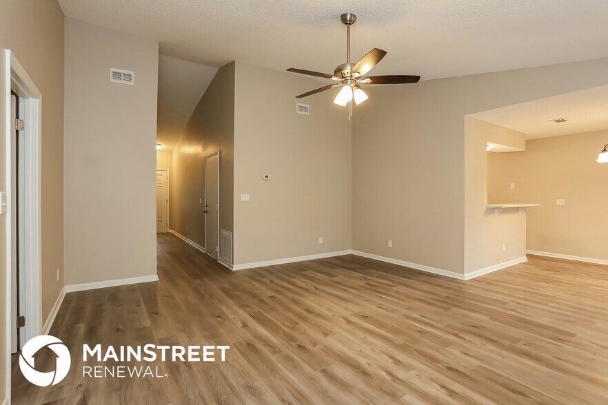 Building Photo - 10805 Naples Ct S