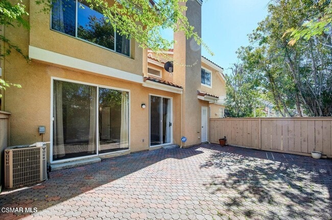 Building Photo - 4827 La Vella Dr