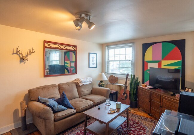 Building Photo - 1 bedroom w/d in unit