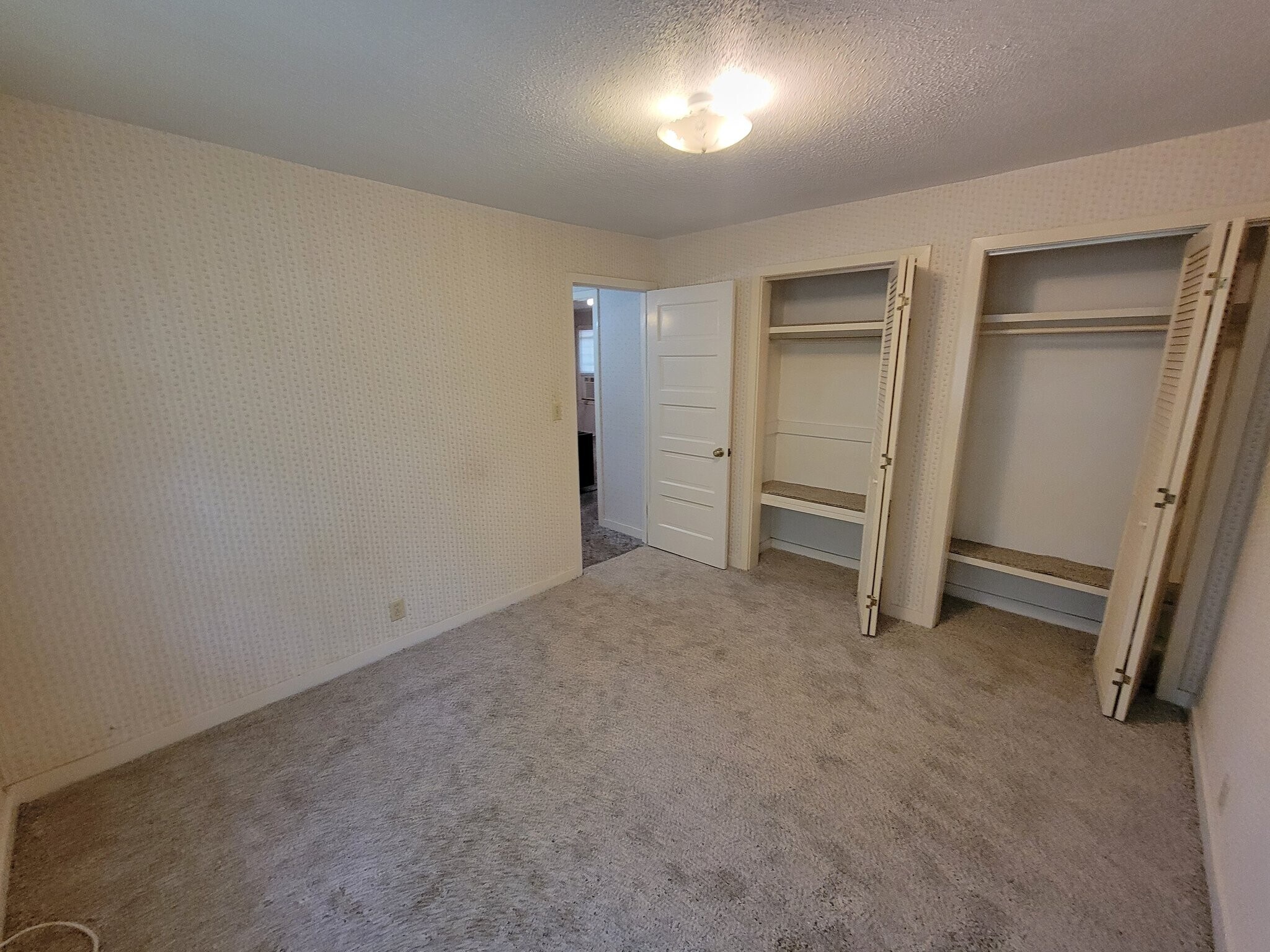 Building Photo - 4030 E Whitney Ln
