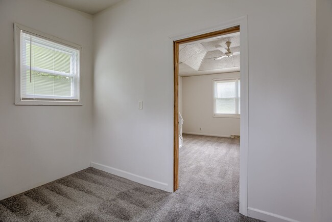 Building Photo - Cozy & Comfortable 2-Bedroom In Gretna!!