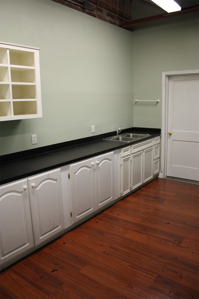 Building Photo - 509 Lawrence St