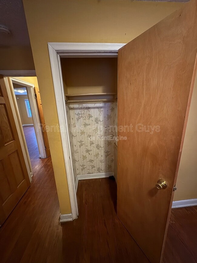 Building Photo - 1905 N 44th Ave