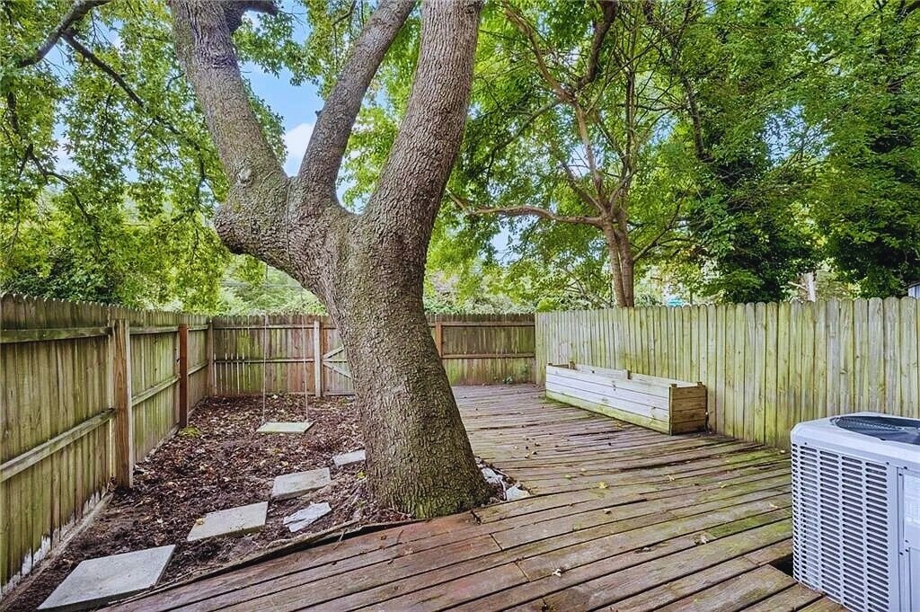 Building Photo - 2303 Merl Cir