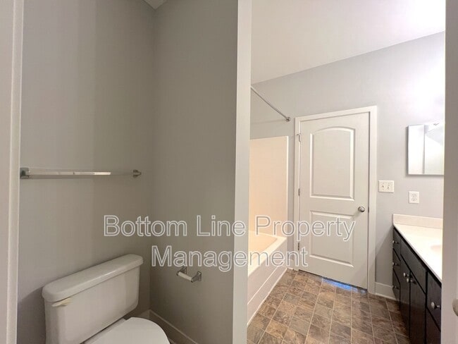 Building Photo - 841 Seigle Point Dr