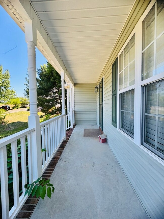 Building Photo - 2576 Blue Dog Ct