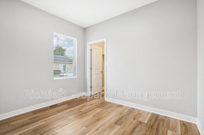 Building Photo - 2034-B E Maryland St