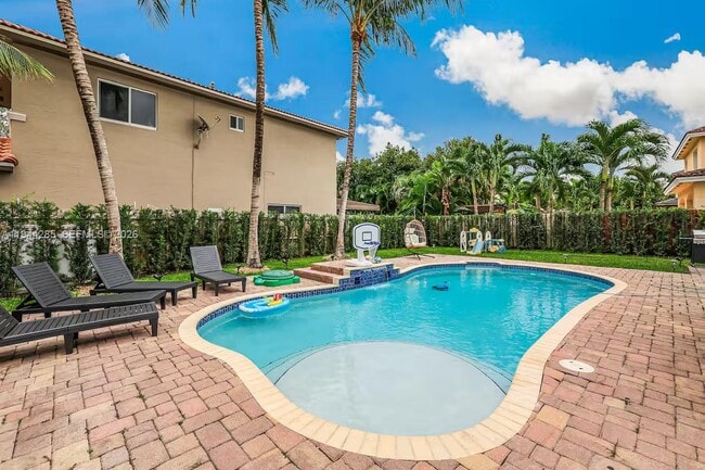 Building Photo - 14551 SW 158th Ct