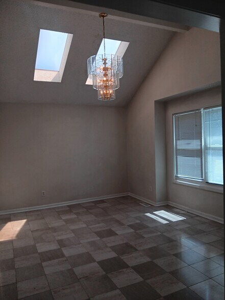 Building Photo - 11631 Bluejacket St
