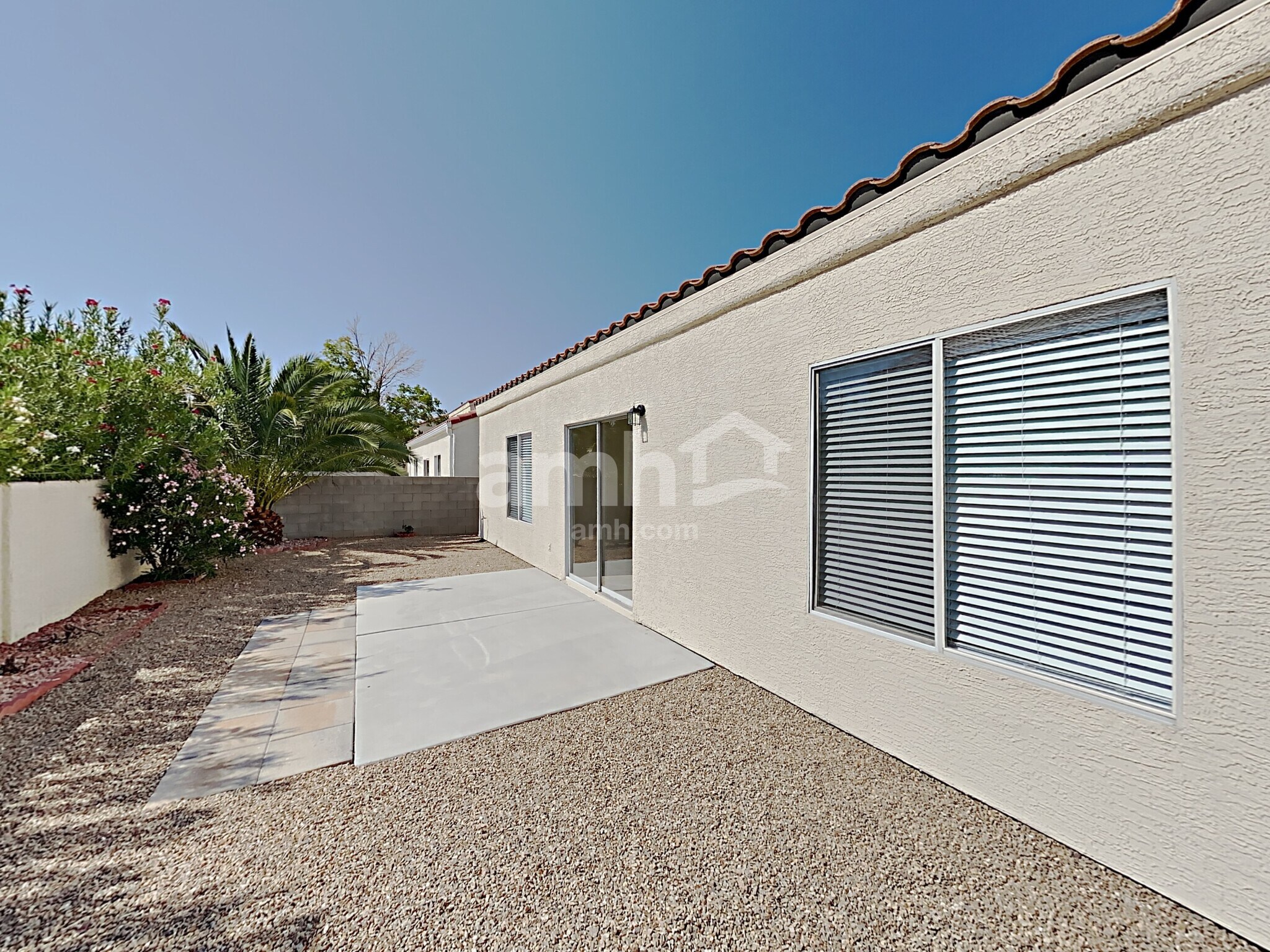 Building Photo - 1660 Encarta St