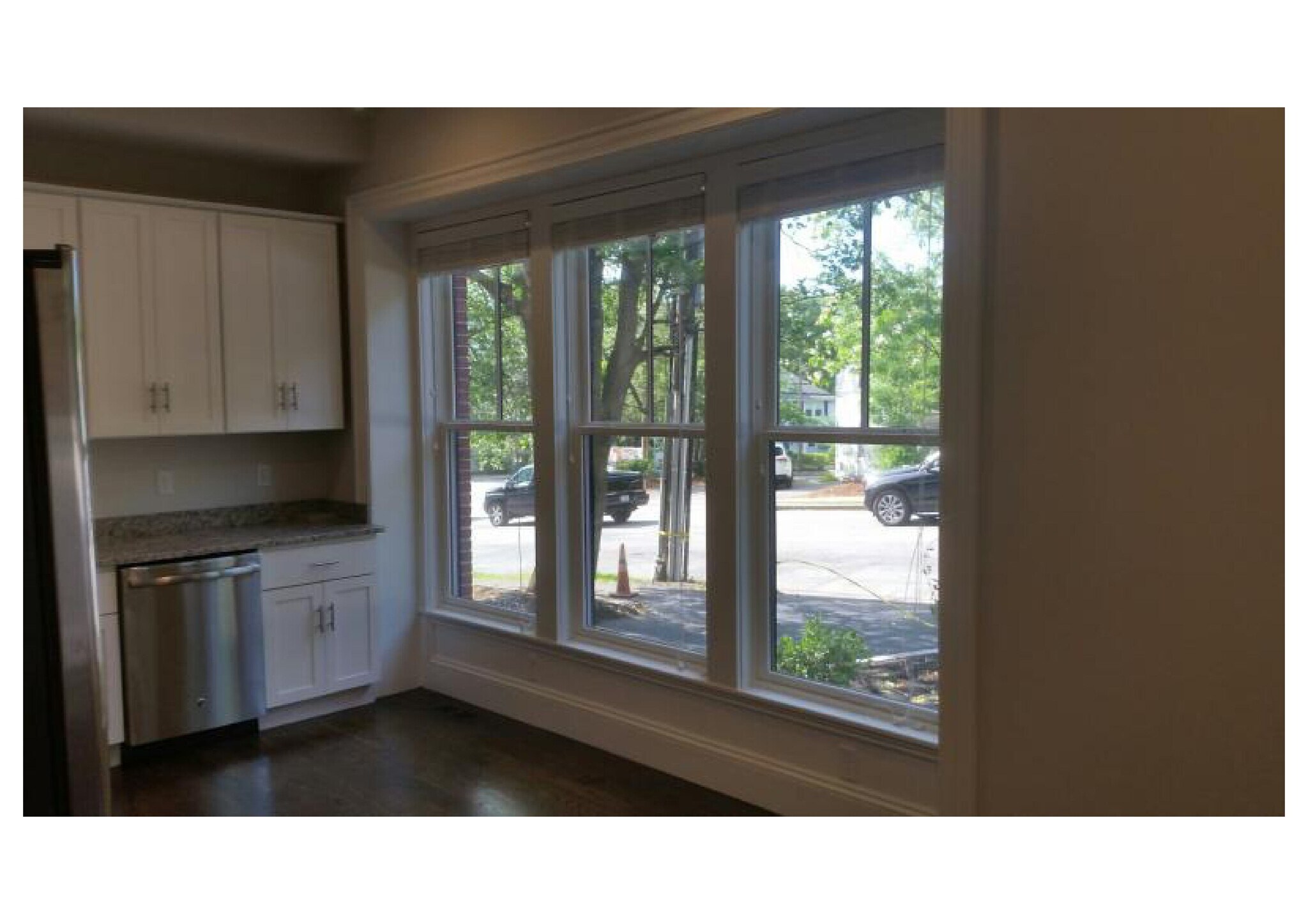 Building Photo - 2044 Beacon St