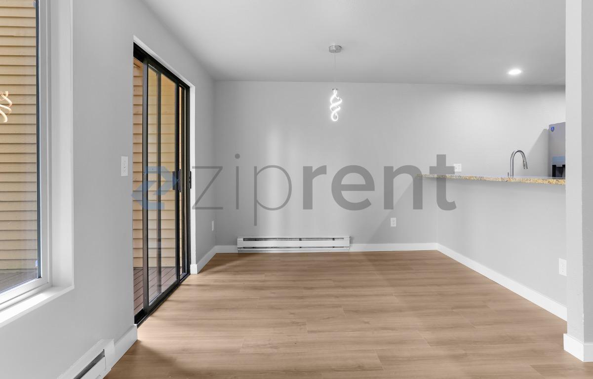 Building Photo - Unit