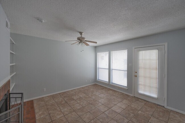 Building Photo - 2110 Rio Grande St