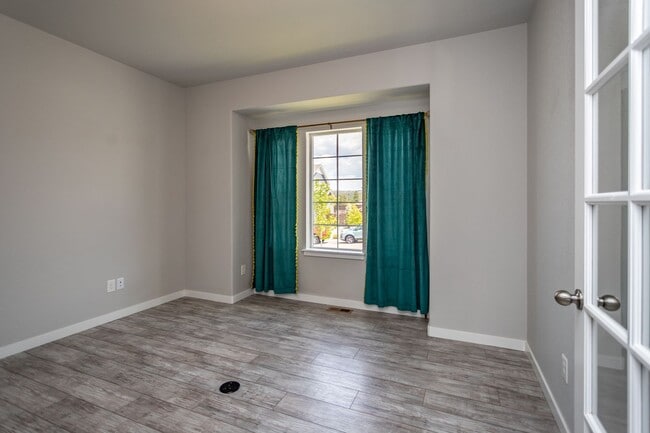 Building Photo - Spacious 5-Bedroom Home with Finished Base...