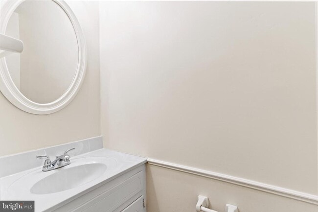 Building Photo - 4111 Nantucket Dr