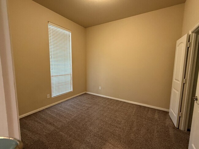 Building Photo - 7220 Cross B Rd