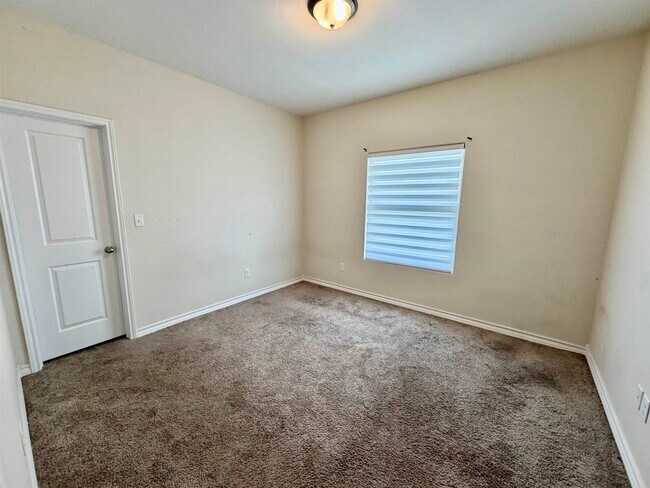 Building Photo - 5414 Rincon Dr