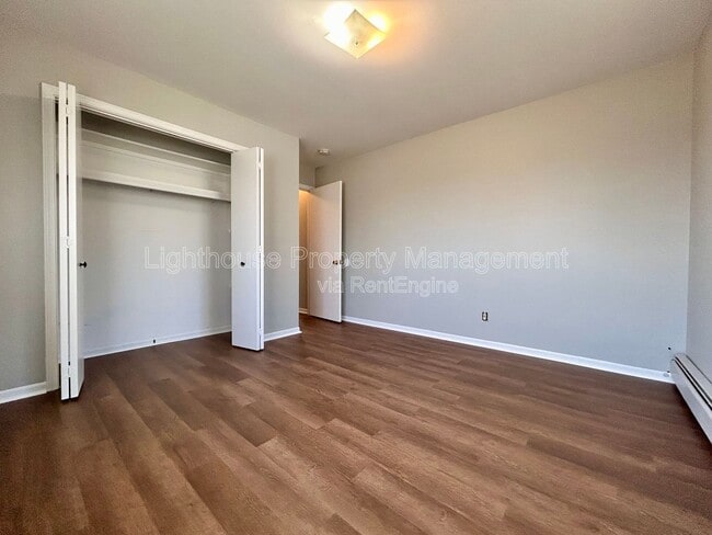 Building Photo - 143 Exchange St SE