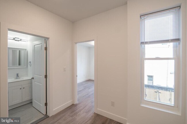 Building Photo - 1711 Snyder Ave