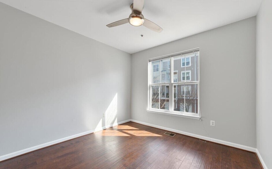 Building Photo - 5529 Lanier Ave