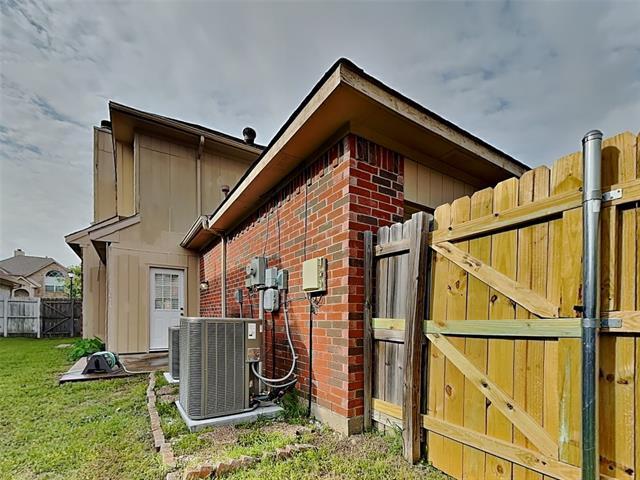 Building Photo - 1409 Post Oak Dr