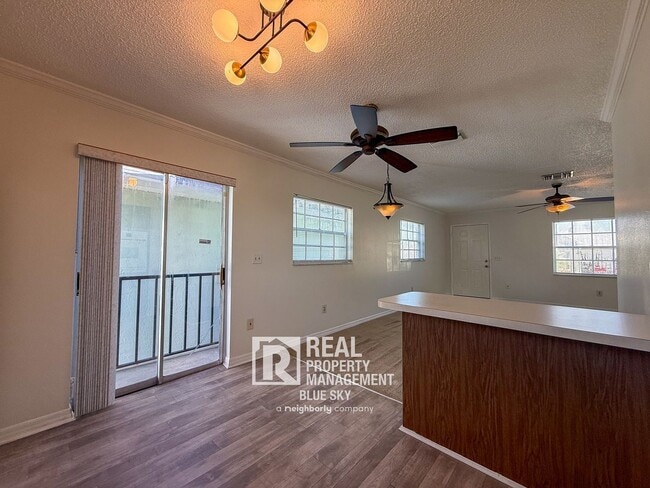 Building Photo - 6704 Hickorywood Ln