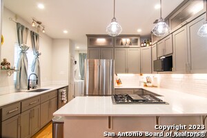 Building Photo - 705 W Elsmere Pl