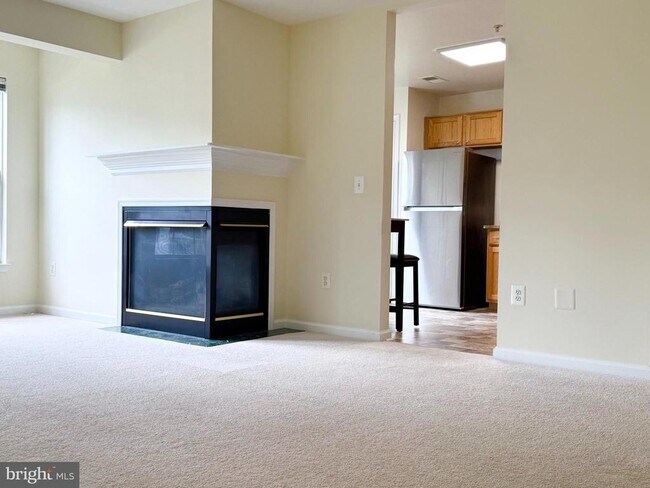 Building Photo - 7501 Calderon Ct