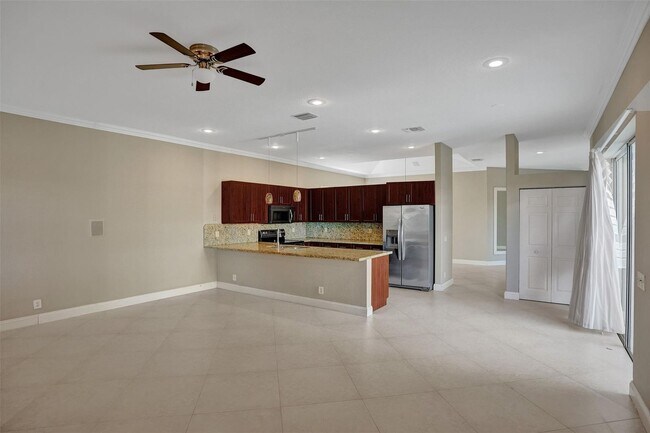 Building Photo - 5977 NW 73rd Ct