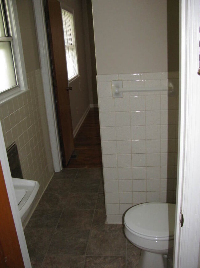 Building Photo - 531 Eddie Ln