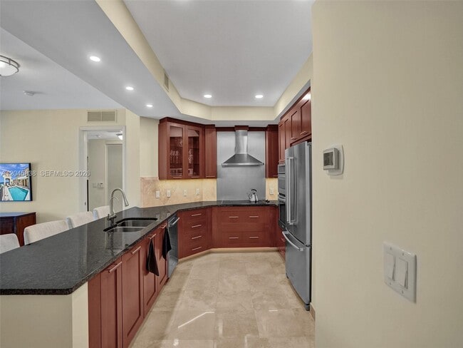 Building Photo - 2509 N Ocean Blvd