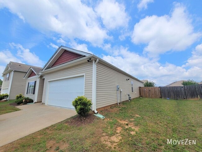 Building Photo - 22 Crestwood Pnes Trl