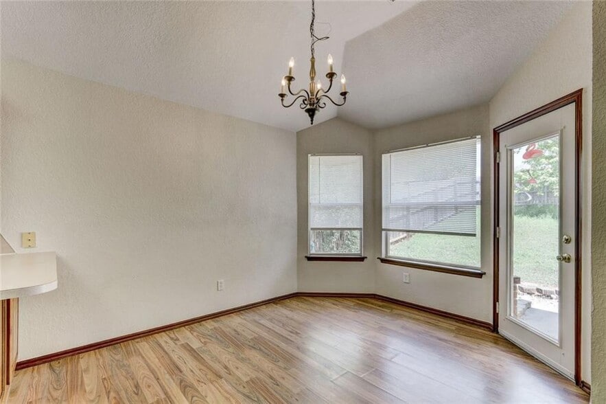 Building Photo - 305 Waterfront Dr