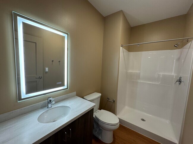 Building Photo - 83 Hanover St