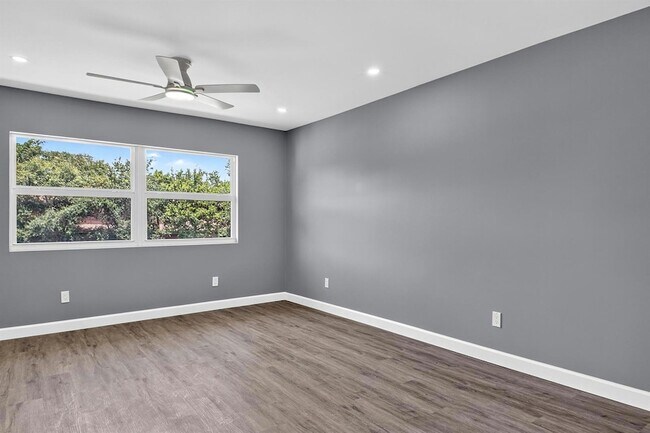 Building Photo - 3236 Coral Ridge Dr