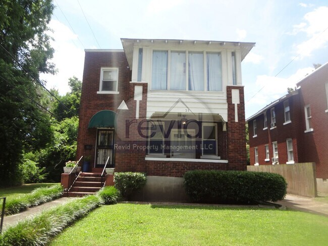 Primary Photo - 29 N Cox St