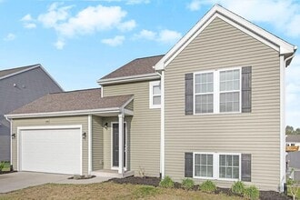 Building Photo - Newer Home at Great Value in Mattawan!