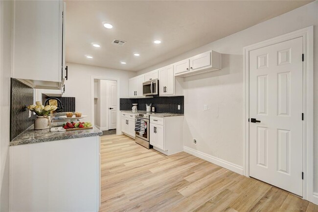 Building Photo - 6500 N Luther Rd